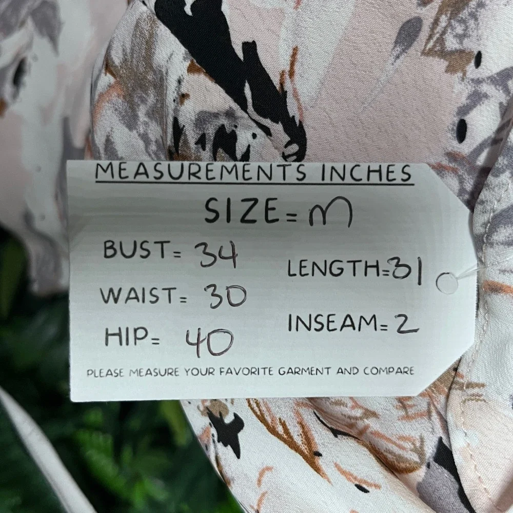 Lulus Jumpsuit Medium Pink Floral Ruffle V-Neck Sleeveless Shorts Romper  3688 - Picture 8 of 8